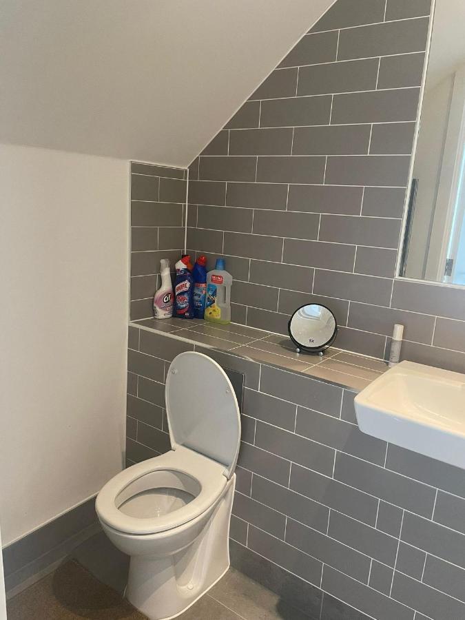 Rendezvous Apartment Ромфорд Екстериор снимка