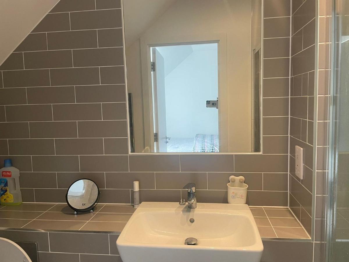 Rendezvous Apartment Ромфорд Екстериор снимка