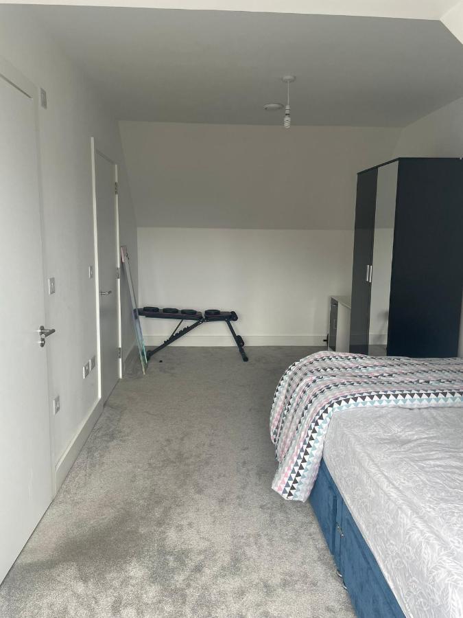 Rendezvous Apartment Ромфорд Екстериор снимка
