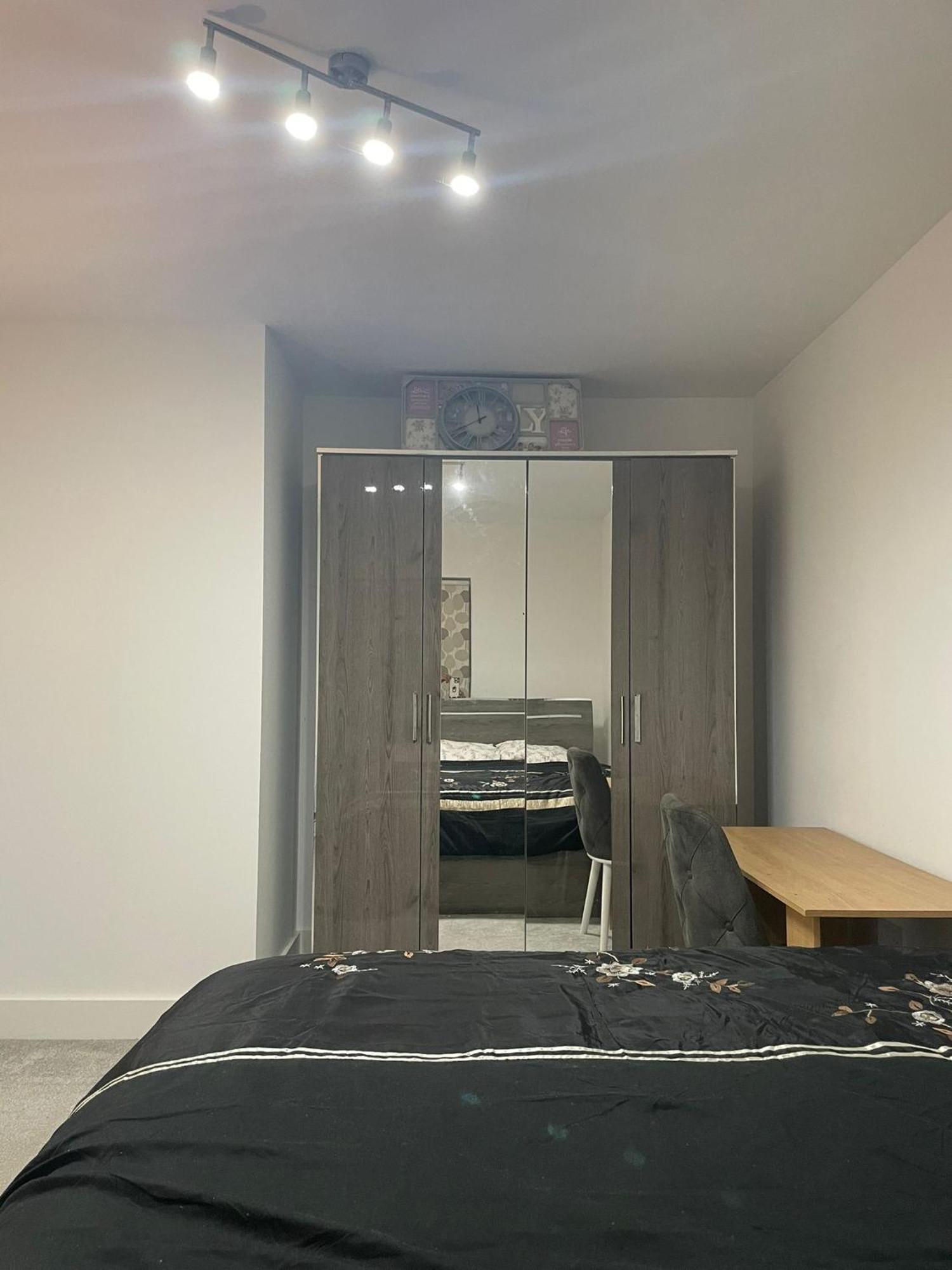 Rendezvous Apartment Ромфорд Екстериор снимка