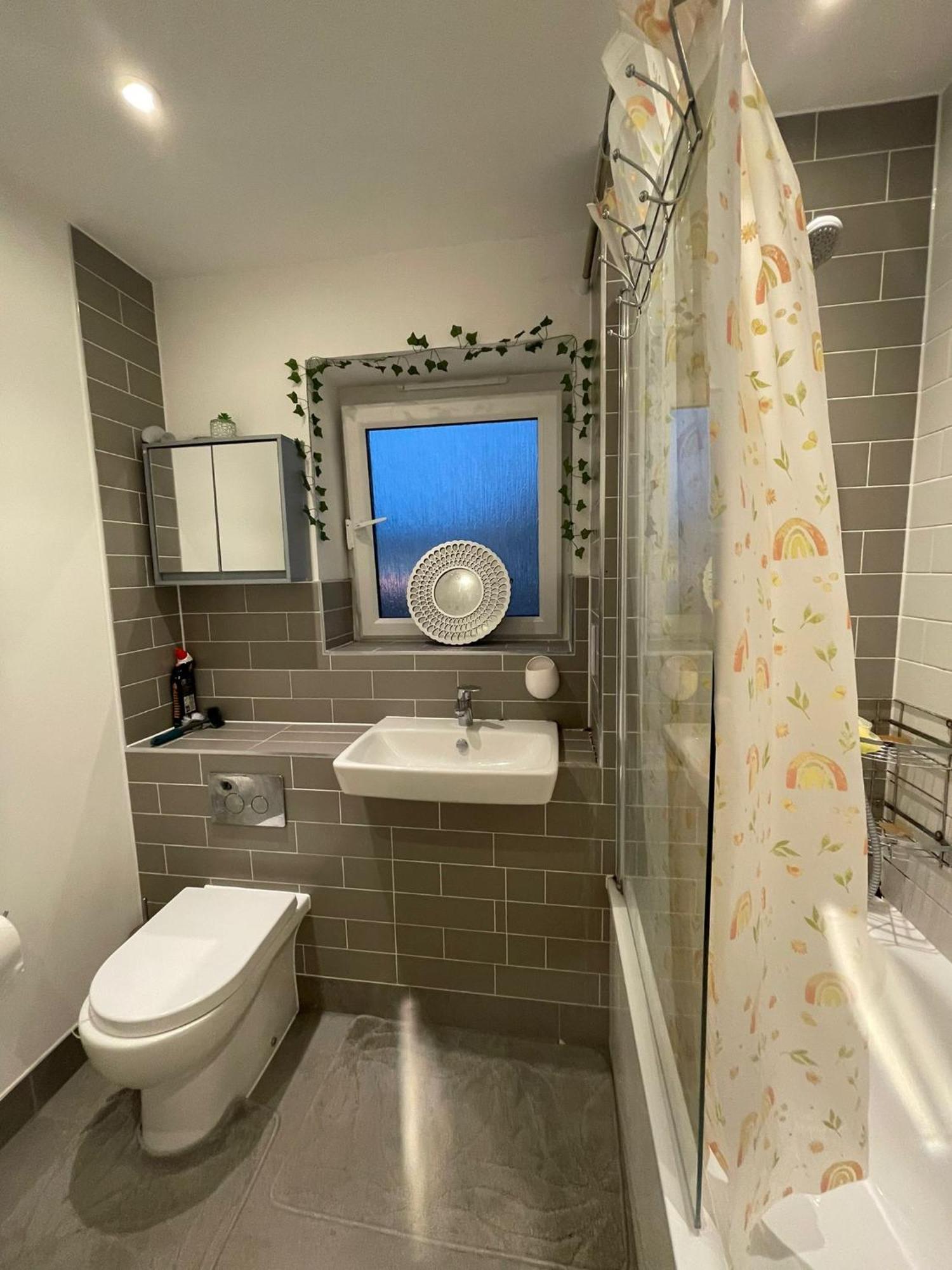 Rendezvous Apartment Ромфорд Екстериор снимка