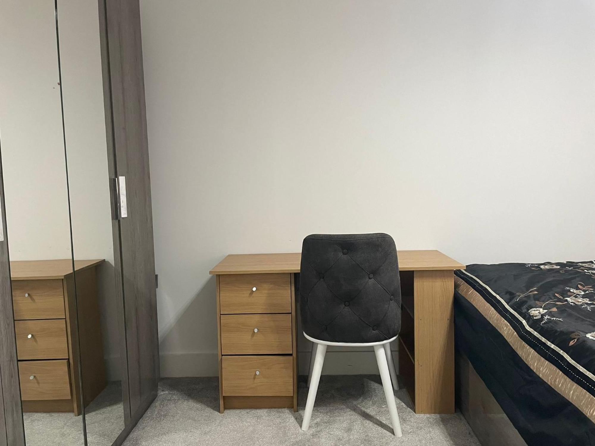 Rendezvous Apartment Ромфорд Екстериор снимка