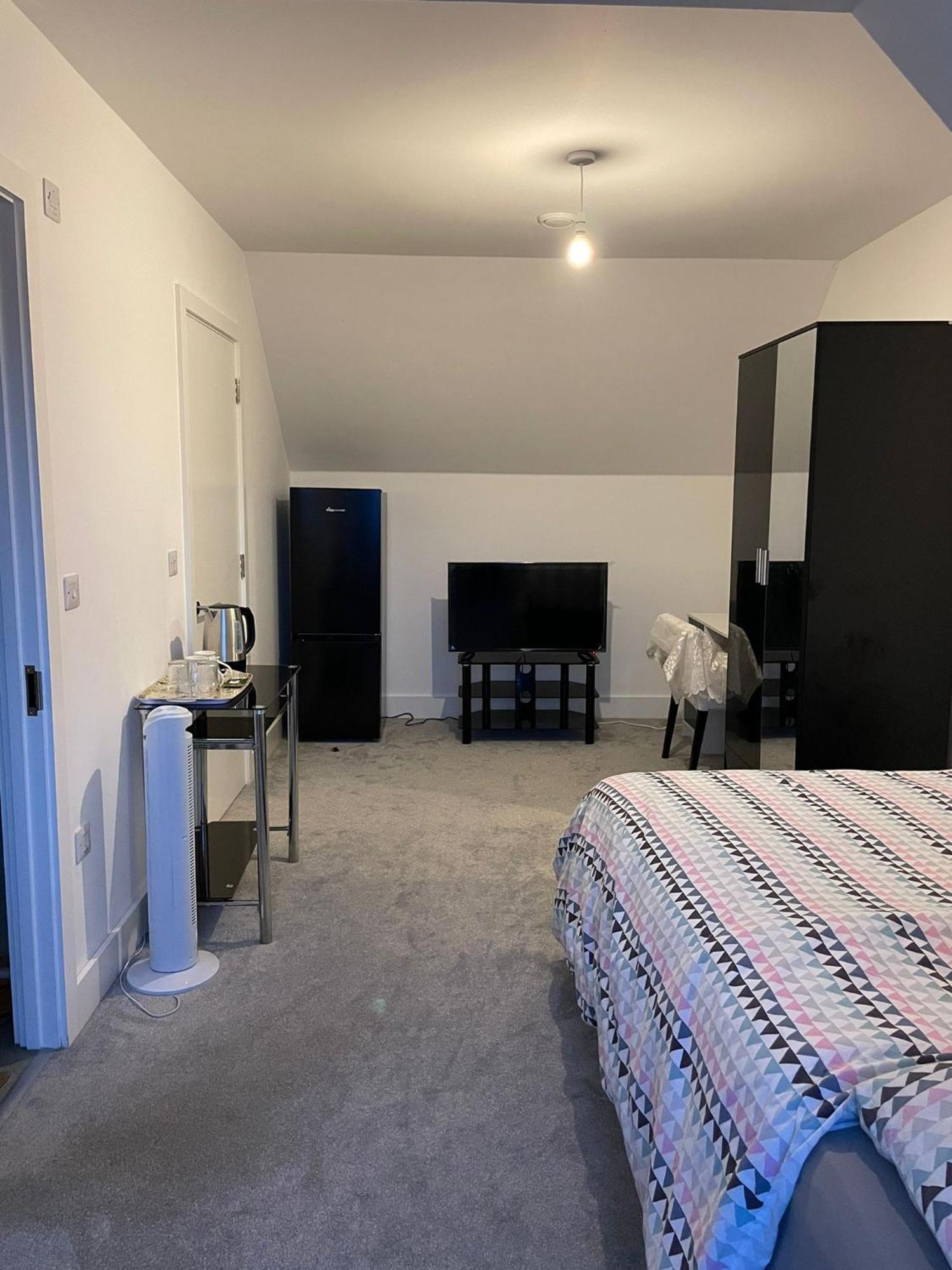Rendezvous Apartment Ромфорд Екстериор снимка